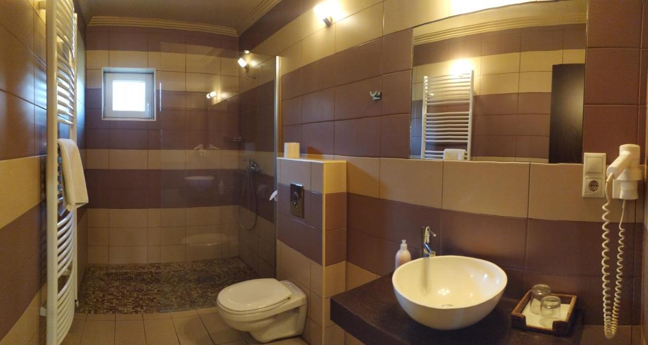 Zala Aranya Panzio Hotel Zalakaros Buitenkant foto