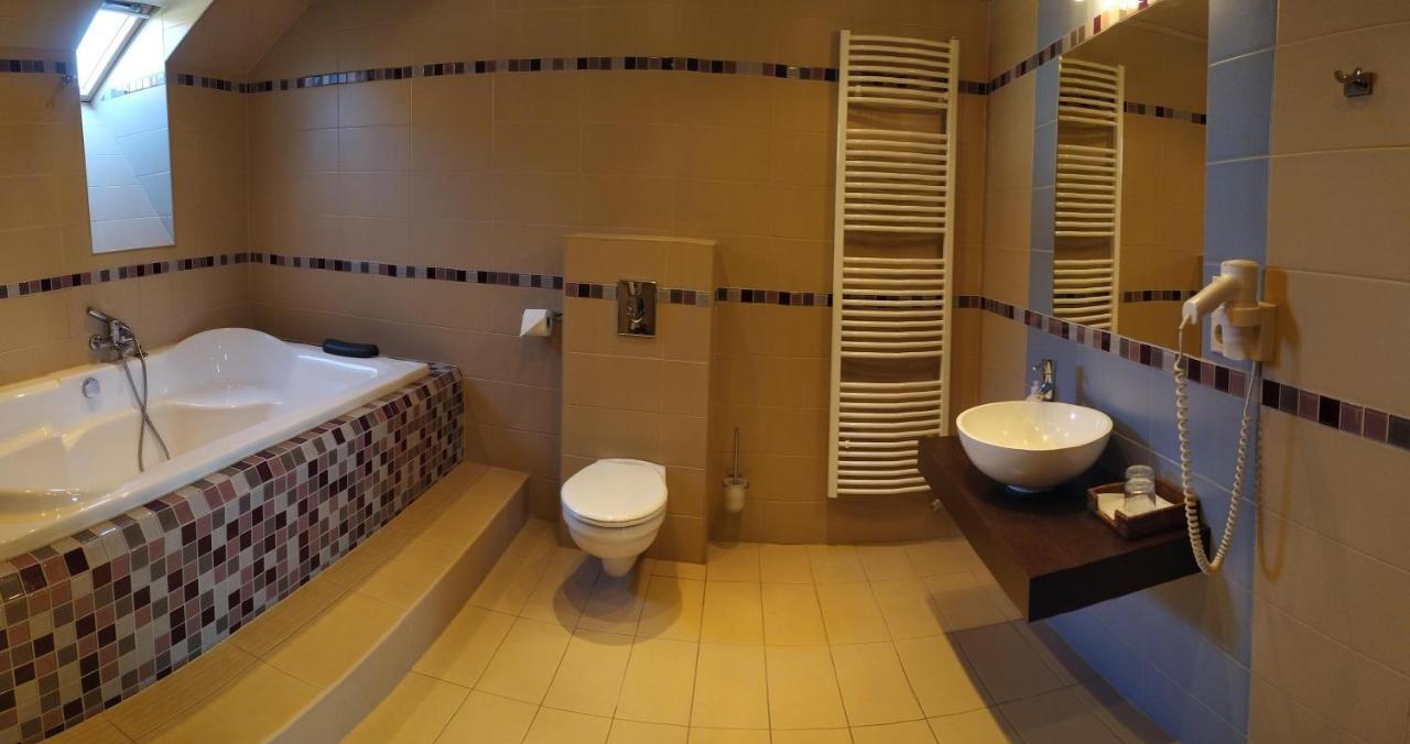 Zala Aranya Panzio Hotel Zalakaros Buitenkant foto
